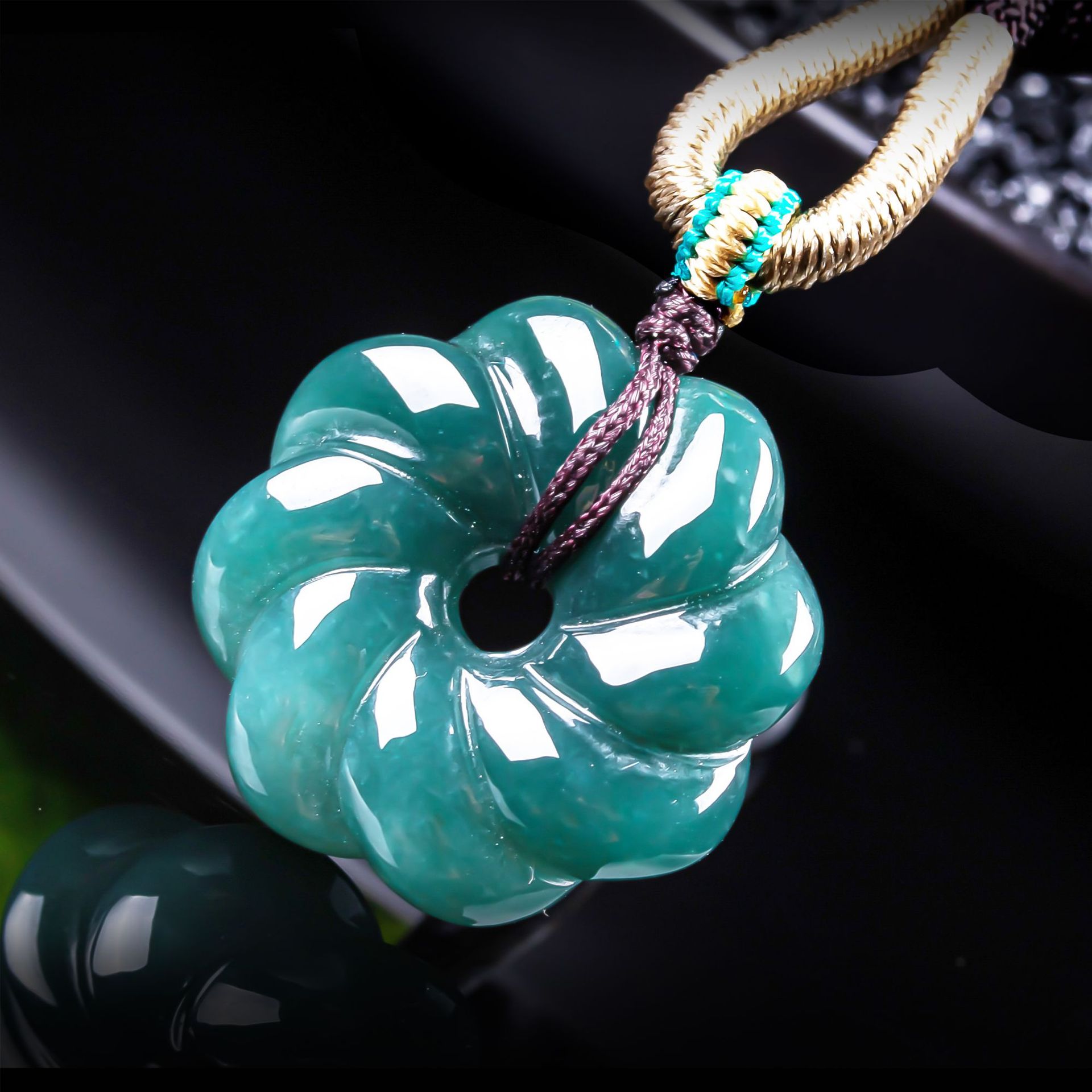Jewelry & Watches Bench - Kalung Liontin Bunga Giok Burma Alami,